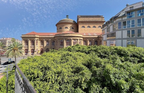 Palermo Apartment | Palazzo Massimo VIvaldi