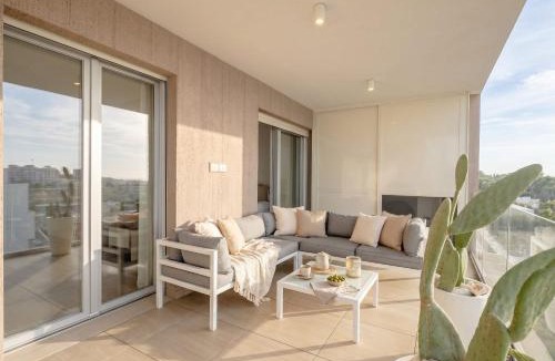 Municipio 3 Apartment | Palazzo Verdi - Seafront Luxe Retreat