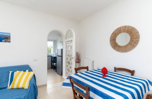 San Pietro House | Panoramic apartment with garden and private parking