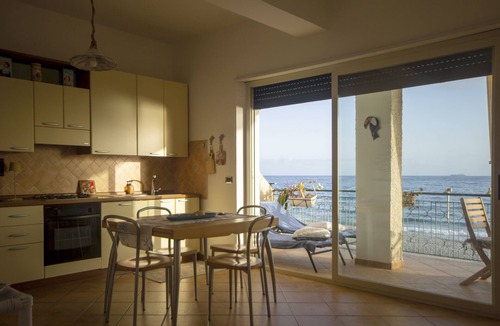 Bova Marina Apartment | Panoramic apartment on Grecanica beach