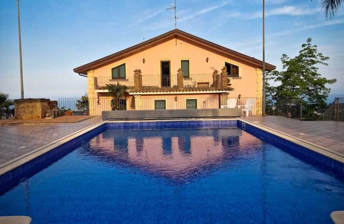 Giarre Villa | PANORAMIC ETNA VILLA WITH POOL