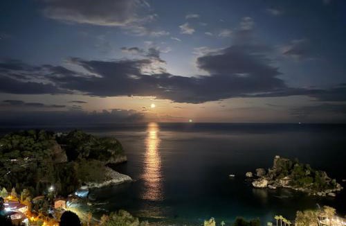 Mazzaro Apartment | Paradise By The Sea