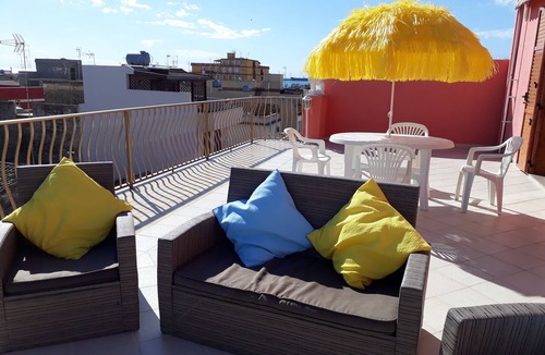 Pozzallo Apartment | Paradise Terrace 150 mt Pietre Nere beach
