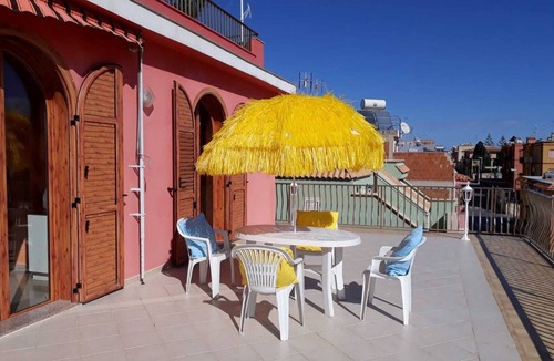Pozzallo Apartment | Paradise Terrace 150 mt Pietre Nere beach