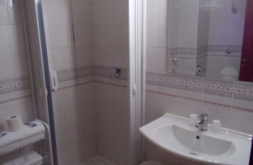 Ospedaletto D'Alpinolo Hotel | PARTNER ROOM - ROYAL HOTEL