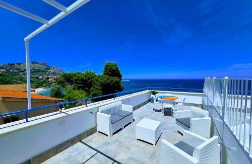 Santa Flavia Apartment | Pearl with Sea Access & Shared Pool