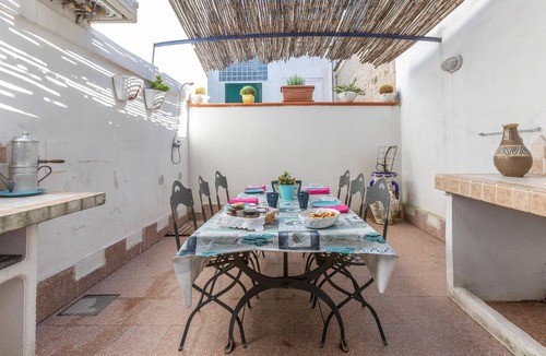 Castellammare di Stabia House | Pet friendly home in Castellammare di Stabi with house sea view