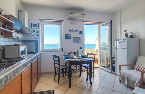 Sant'Agata di Militello Apartment | Pet friendly apartment in Sant'Agata di Militell
