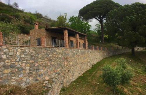 Cetraro House | Pet-Friendly Farmhouse