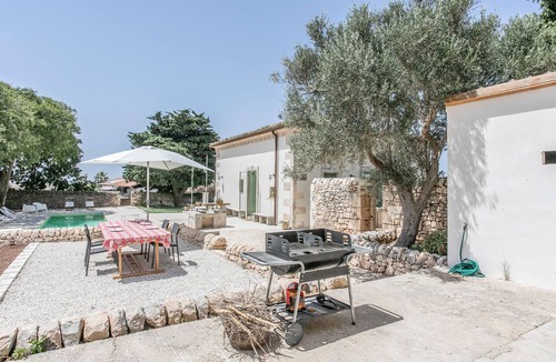 Ragusa House | Pet friendly home in Ragusa