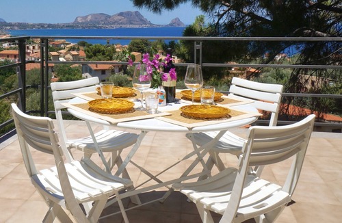 Torre Colonna-sperone Villa | Pet-Friendly Villa Capo Zafferano House with Sea View & Terraces