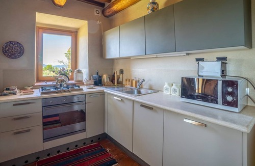Pienza Villa | Podere Ginestra - Four Bedroom Villa, Sleeps 8