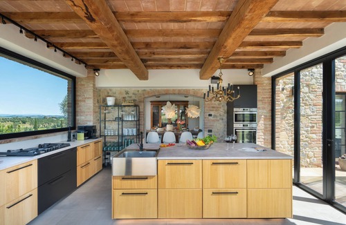 Abbadia di Montepulciano Villa | Poggio alla Famina | Luxury Tuscan Villa, Heated Infinity Pool, Sleeps 14