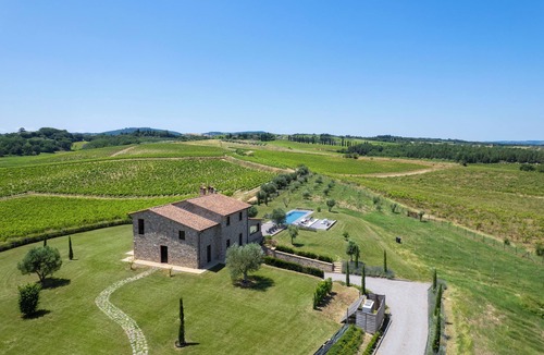 Abbadia di Montepulciano Villa | Poggio alla Famina | Luxury Tuscan Villa, Heated Infinity Pool, Sleeps 14