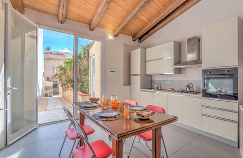 Cava dʼAliga House | Poseidone, seaside villa with panoramic terrace
