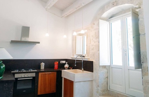 Palazzolo Acreide Historic Centre Villa | Private villa with swimming pool