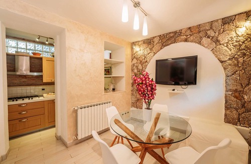 Villagonia Villa | Private villa with mini pool in Cathedral square