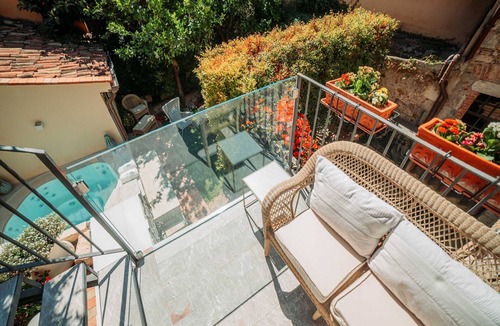Villagonia Villa | Private villa with mini pool in Cathedral square