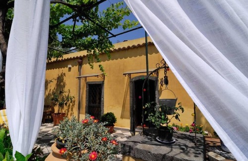Mascali House | Puntalazzo Di Mascali: country holiday home - Puntalazzo di mascaliHouse with character
