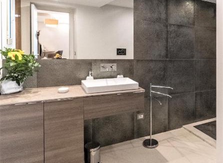 Chiaia Apartment | Real Chiaia