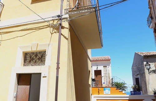 Pizzo Apartment | RENOVATED THREE-ROOM APARTMENT IN HISTORIC CENTER - IDEAL FOR SMART WORKING