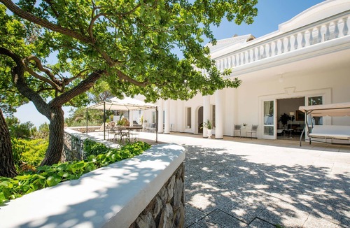 San Pietro Villa | Rentals in Italy - Villa Lamaro with large terrace, pool, garden and sea view