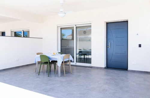 Casuzze Apartment | Residence Casuzze with pool - Three-room apartment