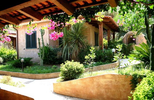 Parghelia Apartment | Residence la Vigna - Dependance 2 beds with pool.