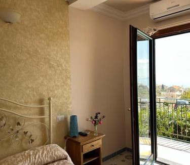 Scala Bed & Breakfast | Rianna Rooms & Breakfast
