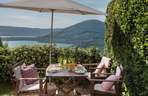 Caprarola Cottage | Romantic Cottage Rosa with a stunning lake-view terrace, pool and WIFI near Rome