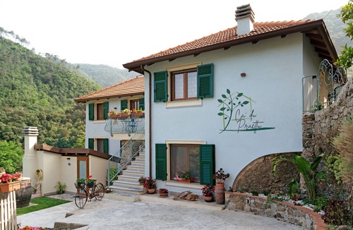 Ellera Apartment | Room 'Aegua' with Mountain View, Wi-Fi and Air Conditioning