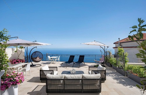 San Michele Apartment | Room 'Camera Deluxe Amalfi' with Shared Terrace, Wi-Fi and Air Conditioning