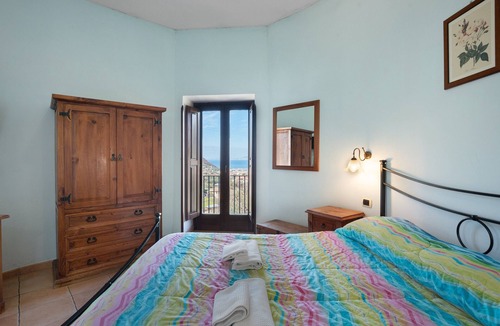 Gragnano Apartment | Room 'Camera Sorrento Con Vista Mare' with Shared Terrace, Shared Garden and Wi-Fi