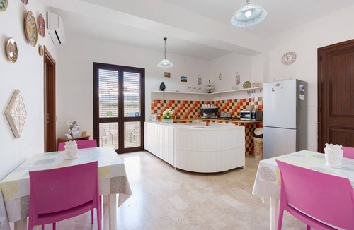 Marinella di Selinunte Apartment | Room 'Demetra Malophoros - 14' with Shared Terrace, Wi-Fi and Air Conditioning