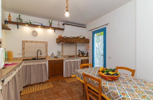 Calangianus Apartment | Room 'Ginepro' with Mountain View, Wi-Fi and Air Conditioning