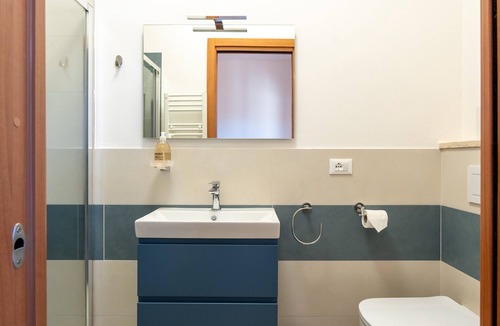 Montepulciano Apartment | Room in the Heart of Val d'Orcia with Balcony and Wi-Fi