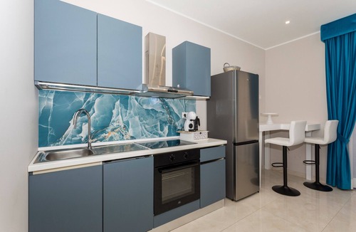 Archi Apartment | Room 'L'Arte Del Porto - Suite 103' with Wi-Fi and Air Conditioning