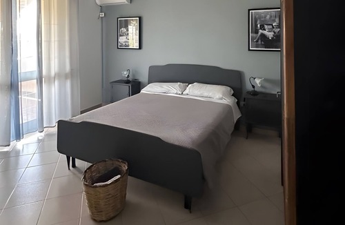 Vignacastrisi Apartment | Room 'Margherita 5' with Private Terrace, Wi-Fi and Air Conditioning