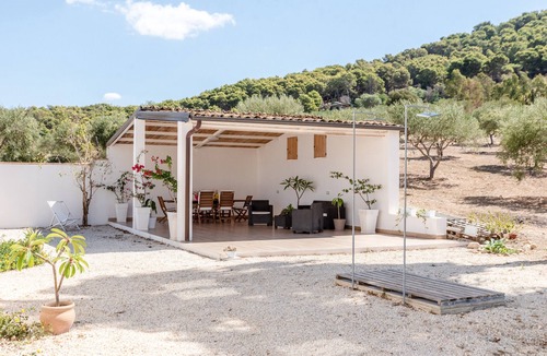Montallegro Apartment | Room 'Monte Suso' with sea view, shared terrace and air conditioning