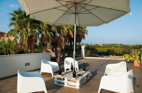 Ispica Apartment | Room 'Riofavara Winery - Suite' with Private Terrace, Wi-Fi and Air Conditioning