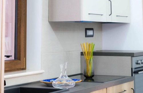 Mazzarino Apartment | Room 'Stanza Del Vino' with Shared Terrace, Wi-Fi and Air Conditioning