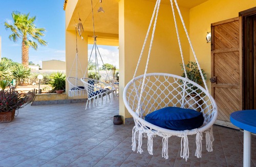 San Leonardo House | Room 'Tramontana' with Sea View, Wi-Fi and Air Conditioning