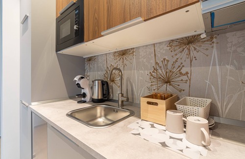Viagrande Apartment | Room 'Verde' with Mountain View, Shared Terrace and Air Conditioning