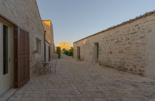Casa Papa House | Rosemary - open space in the Hyblean countryside