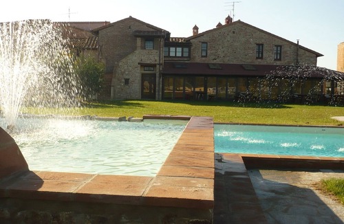 Castiglione del Lago Apartment | Rotreiher-Urlaub am Trasimeno-See by Interhome