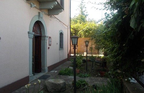 San Nicolo House | Rural house surrounded by greenery