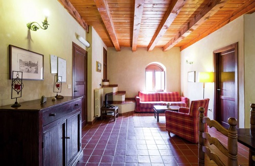 Landro House | Rustic Sicilian Retreat with Spa