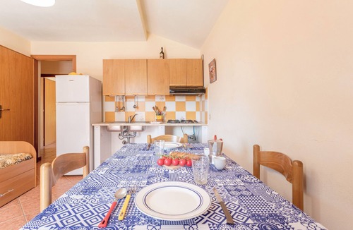 Contrada Pistavecchia 2 Apartment | San Carlo Holiday Home near the Beach with Balcony