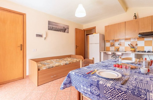 Contrada Pistavecchia 2 Apartment | San Carlo Holiday Home near the Beach with Balcony