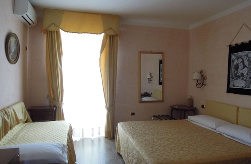 Paola House | Sant'Agostino Guest Rooms
